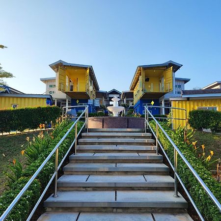 Solesor Kampong Beach Resort Port Dickson Esterno foto